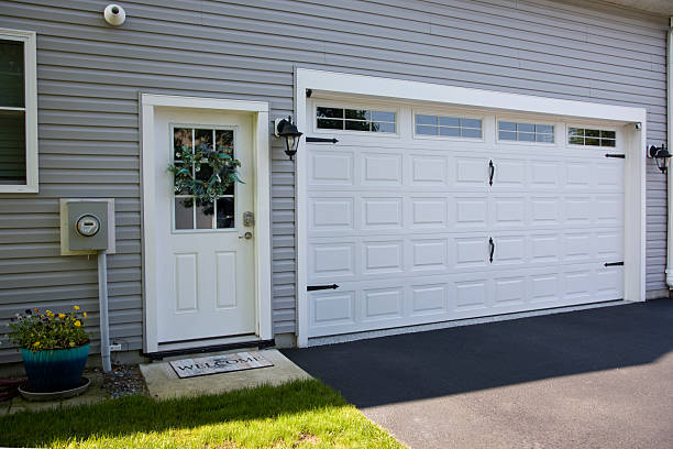 24/7 Emergency Garage Door Panel Replacement experts in Charlevoix County County, MI